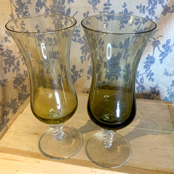 VTG Set of 6 Tulip Shaped Multicolored Glasses Twisted Stems Rainbow - Picture 4 of 7